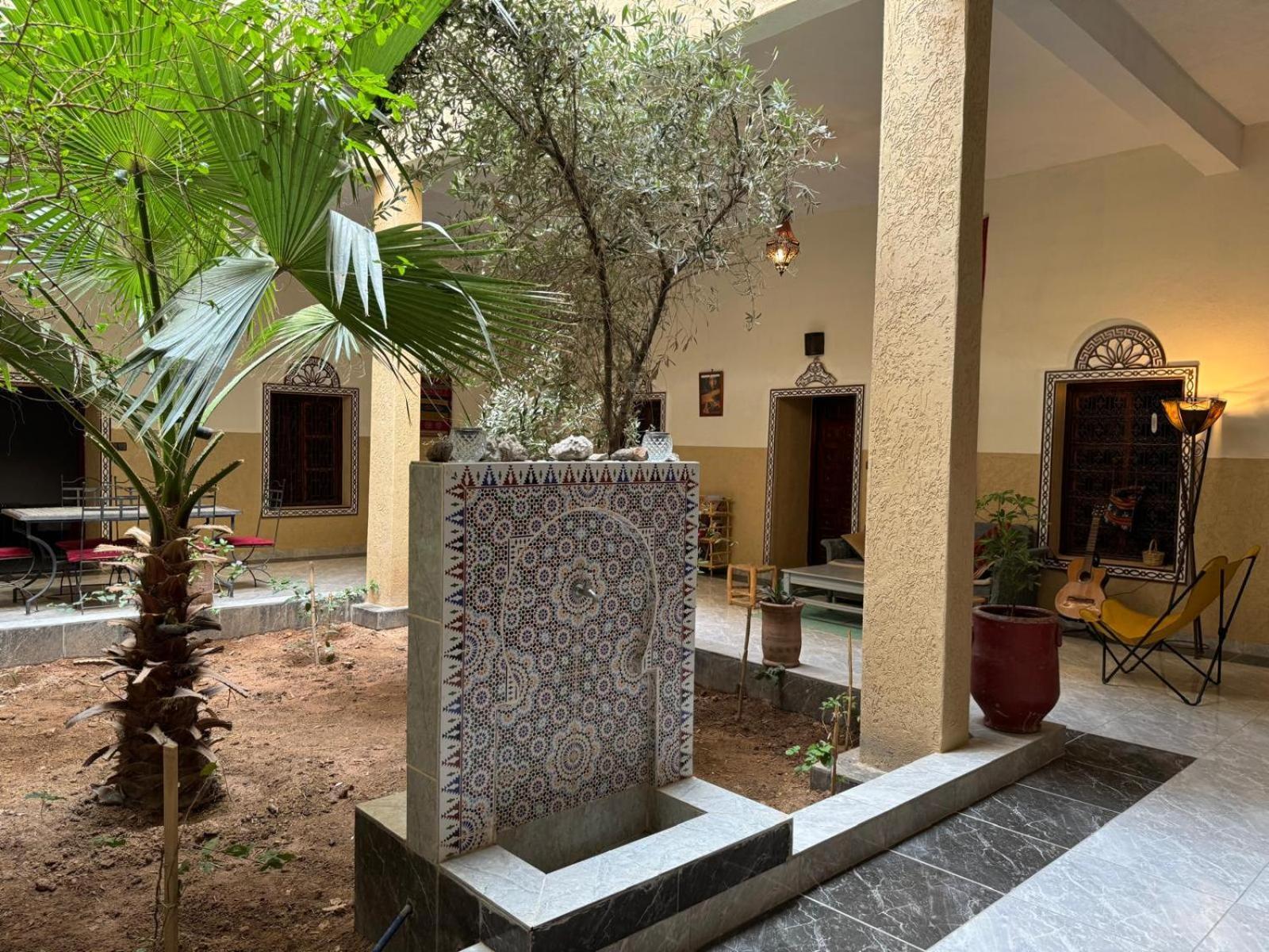Riad Tazoulte アグツ エクステリア 写真