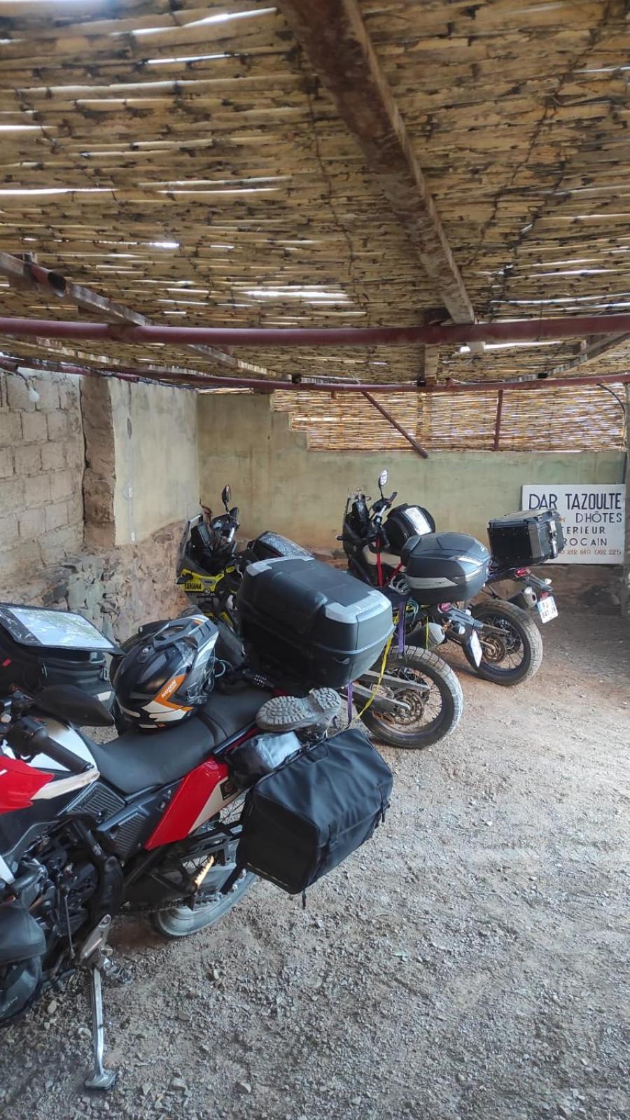 Riad Tazoulte アグツ エクステリア 写真
